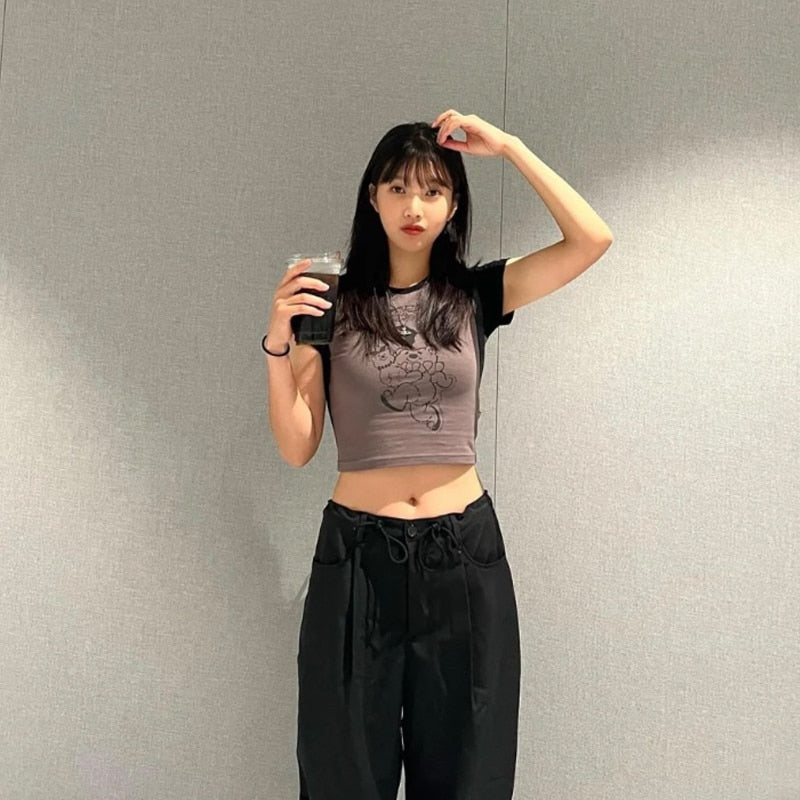 (Cute Vibe)'s Groovy Ensemble: Crop Tops for Music Festival Stage